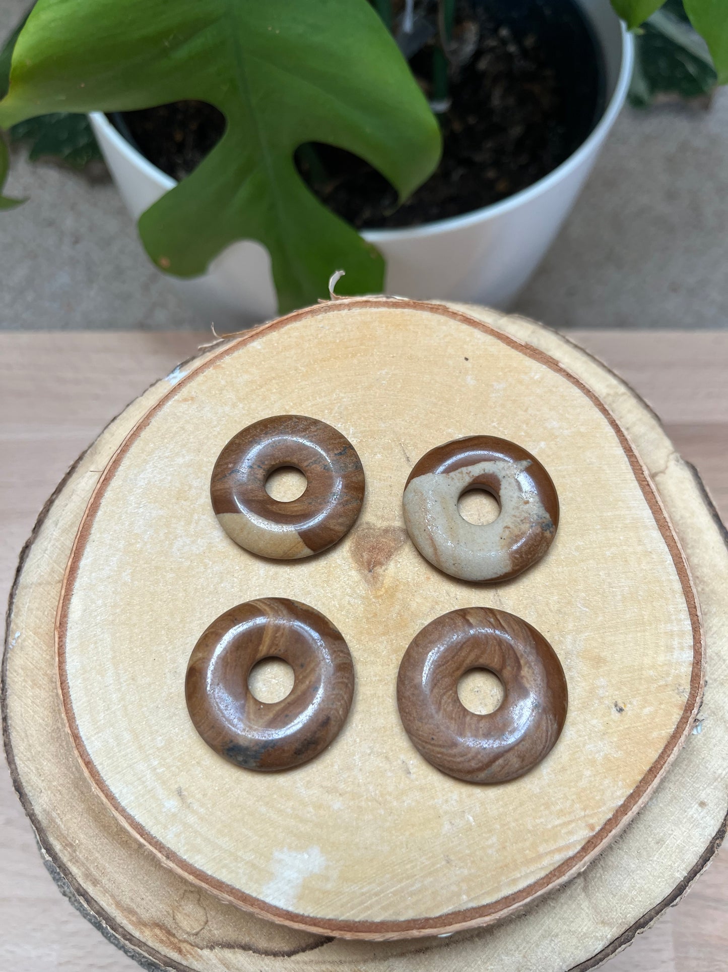 Bilderjaspis Donut 3 cm – Naturstein Anhänger mit Landschaftszeichnung