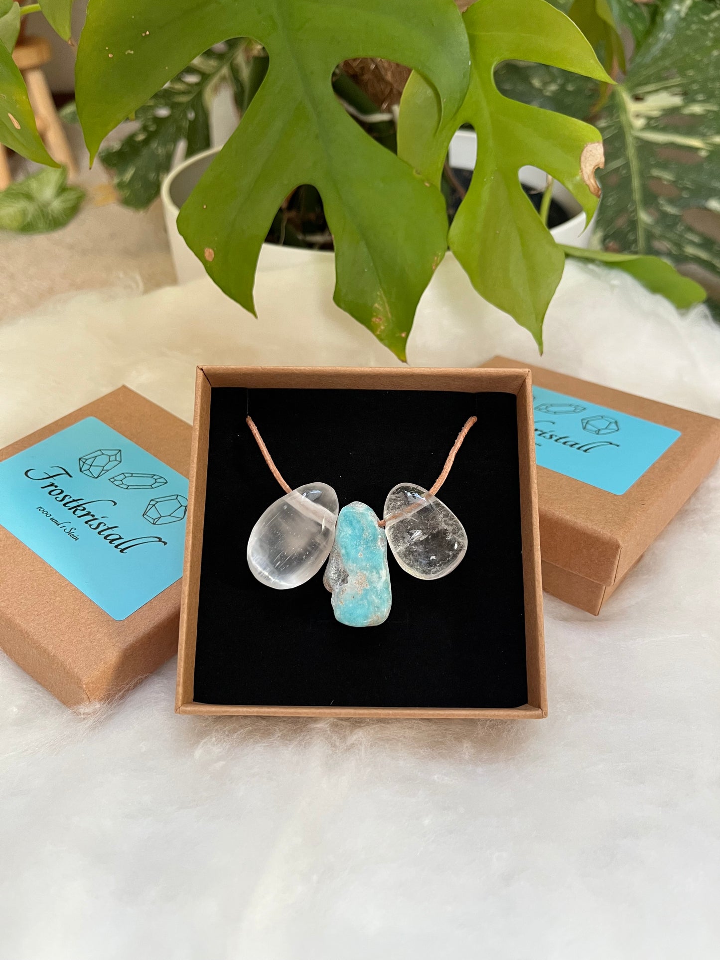 Geschenk-Set „Frostkristall“ – Bergkristall, Aragonit Blau & Selenit | Gebohrte Trommelsteine