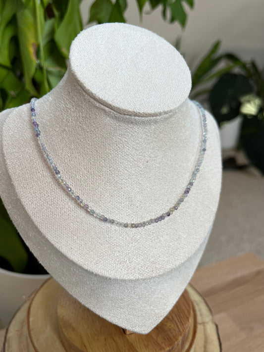 Fluorit Collier facettiert – Edelstein Kette für Klarheit & Fokus