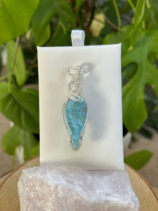 Großer Larimar Tropfen-Anhänger – handgemachtes Unikat in 925er Silberdraht