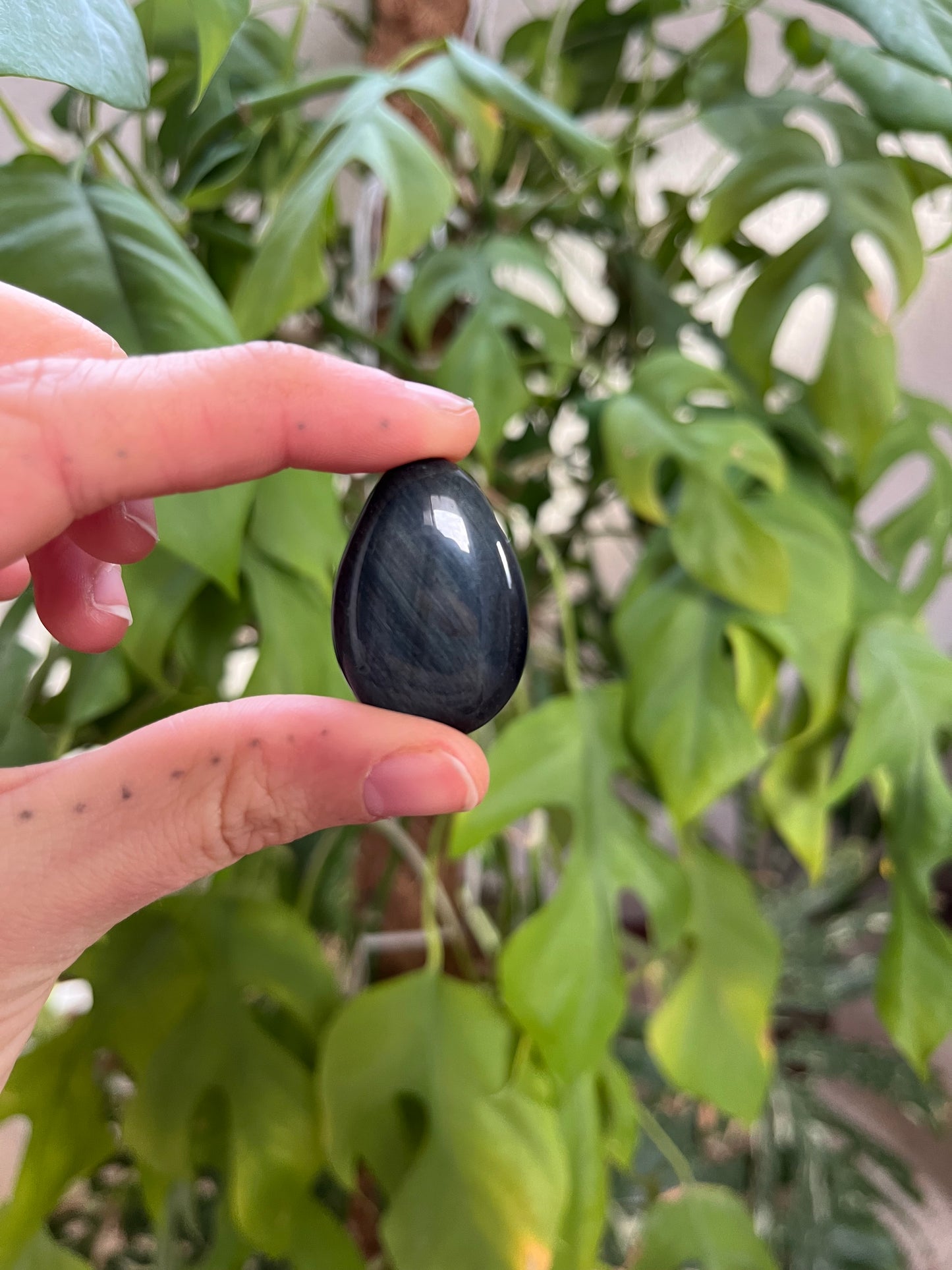 Falkenauge Trommelstein gebohrt – Klarheit & Schutz