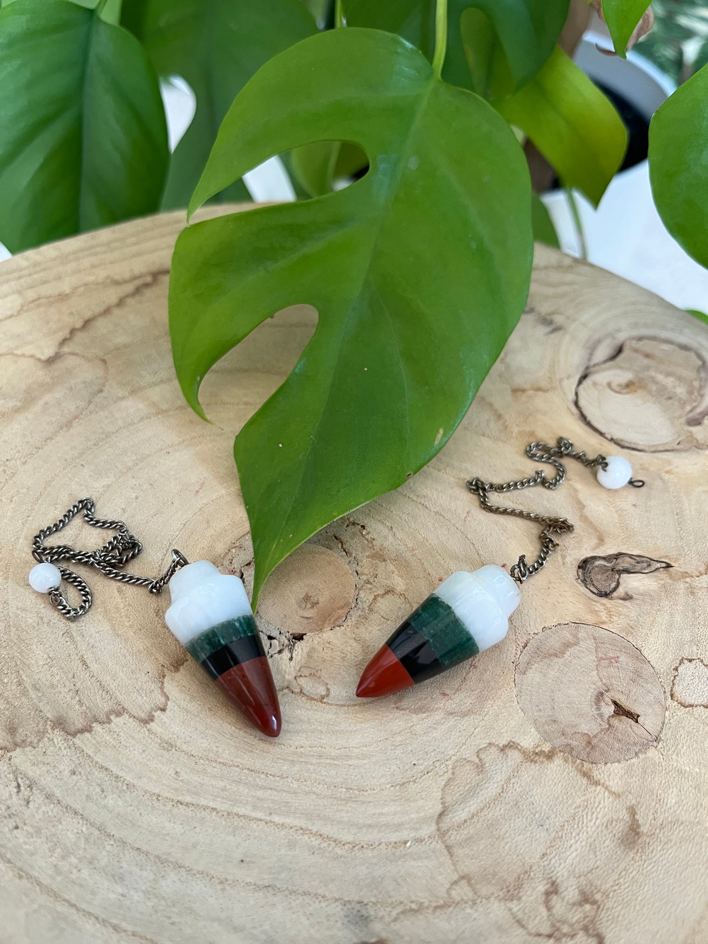 Buntes Edelstein Pendel – Tropfenform aus Achat, Aventurin & Jaspis