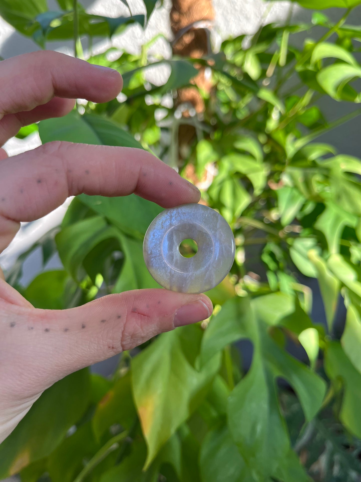 Mondstein Donut 3 cm – Sanftheit & Intuition