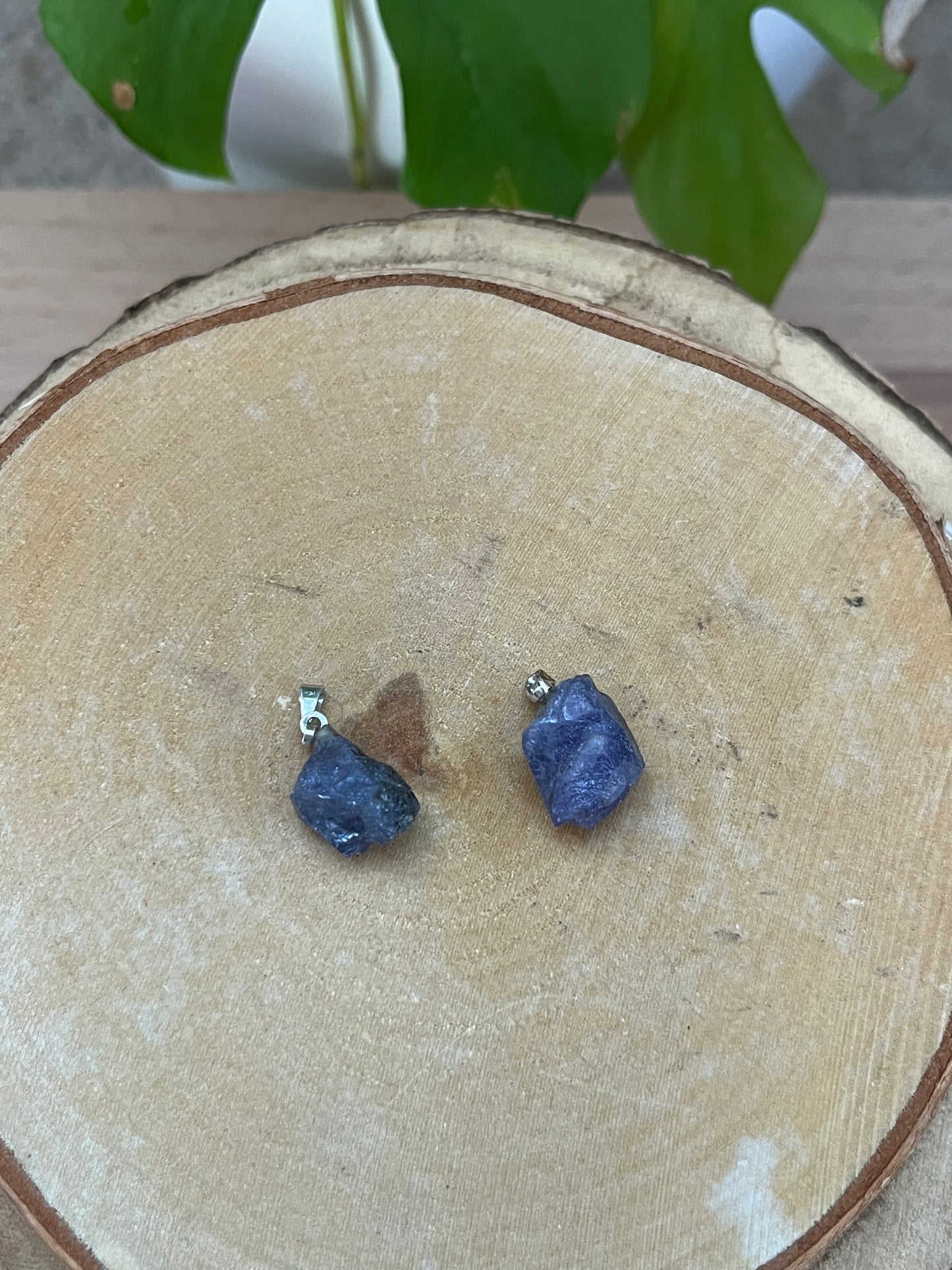 Tansanit Roh Kettenanhänger – 925 Sterling Silber Öse