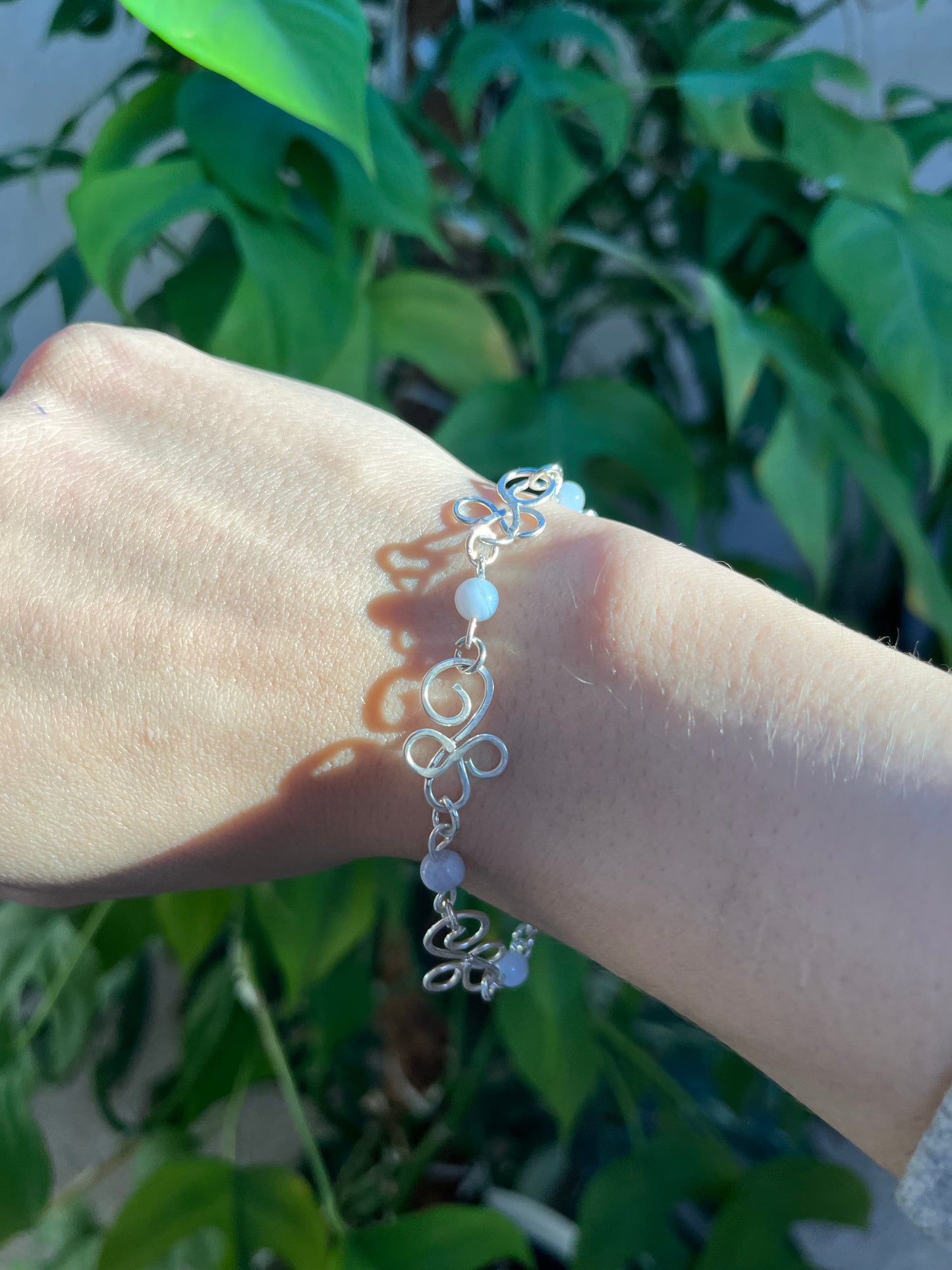 Chalcedon Armband 925 Silber – Ruhe & Klarheit | Handgefertigtes Edelstein-Armband mit Verschluss